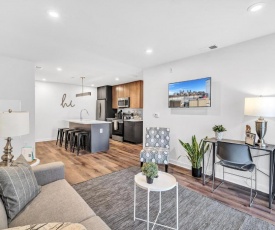 New Listing Lovely Suite at Grad Pointe Coffee Gym Wifi Rooftop Patio
