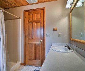 Leavenworth Cabin - Hot Tub 4 Mi to Lake Wenatchee