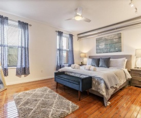 OLD CITY KING*FREEWIFI *4KTV* Walk to Liberty Bell and Independence Mall *W-D*