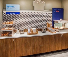 Holiday Inn Express Hotel & Suites Seattle North - Lynnwood, an IHG Hotel