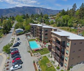 Lake Chelan Manson Bay Condo with Infinity Pool!