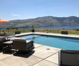 Lavish Lake Chelan Escape with Pool and Panoramic Views