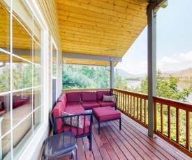 Wapato Lake Waterfront Retreat