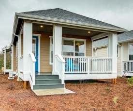 Eugene and Ariel`s Cottage - Oyhut Bay Seaside Village