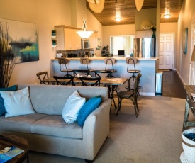 Siren`s Serenity Condo - Oyhut Bay Seaside Village