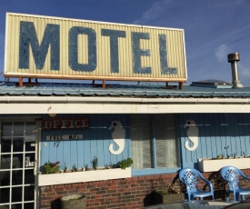 Chris by the Sea Motel