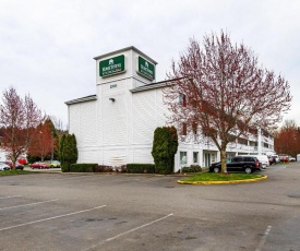 HomeTowne Studios by Red Roof Tacoma - Puyallup