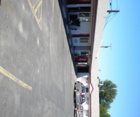 Sundowner Motel