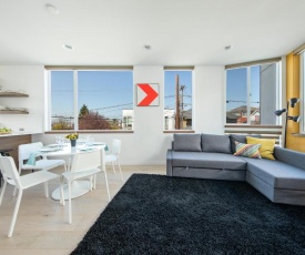 Modern Townhome in Seattle's Central District with Rooftop