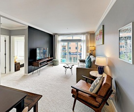 New Listing! Chic Belltown Court Condo With Pool Condo