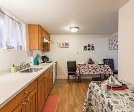 Seattle Urban Village- Unit B- Lago Vista- Lake Union- Sleeps 6