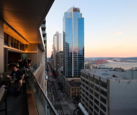 The Charter Seattle, Curio Collection By Hilton