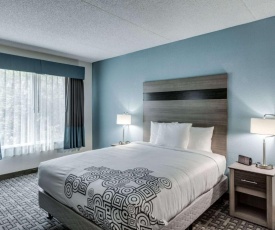 Days Inn & Suites by Wyndham Spokane