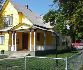 Maple Leaf Manor Furnished Apartments