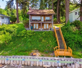 Warm Beach Bungalow