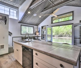 Floating Home on Columbia River with Provided Kayaks