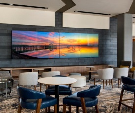 Courtyard by Marriott Philadelphia South at The Navy Yard