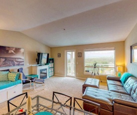 Top Floor - All The Views - 2 Bed 2 Bath Apartment in Westport