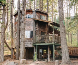 Tree House Tranquil-A-Tree