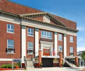 Winthrop Beach Inn and Suites Boston Logan Airport