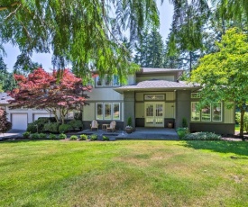 Seattle Home with Fire Pit and Pvt Putting Green