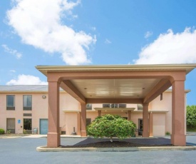 Howard Johnson by Wyndham Beckley