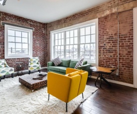Gorgeous Penthouse 3 Bedroom Apt