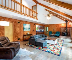 Coolfont Cabin - Huge Deck, Grill, 10 Mins to Town!