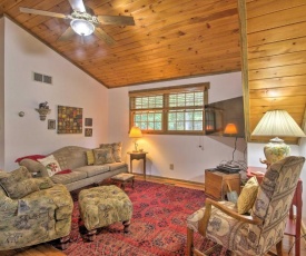 Couples Cabin - 5 Mi to DT Berkeley Springs!