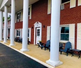 Bicentennial Inn