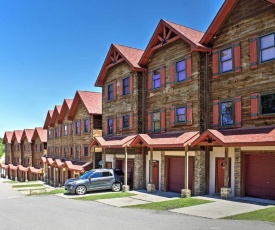 Ski-In and Ski-Out Snowshoe Townhome with Deck and Hot Tub