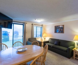 Stroll to Slopes, Village Area, Ski in-out MtLodge 103