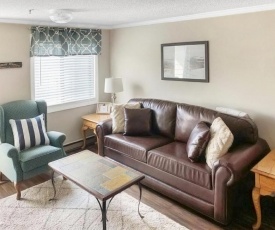 Stroll to Slopes, Village Area, Ski in-Out MtLodge 109