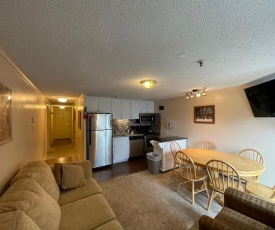 Stroll to Slopes, Village Area, Ski in-out MtLodge 151
