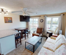 Stroll to Slopes, Village Area, Ski in-out MtLodge 219