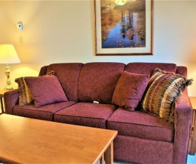 Stroll to Slopes, Village Area, Ski in-out MtLodge 308