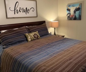 Sunsets at Summit 108b, free WI-FI, parking and AC