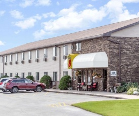 Super 8 by Wyndham Antigo
