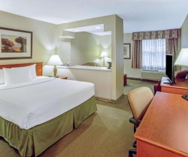 La Quinta by Wyndham Appleton College Avenue