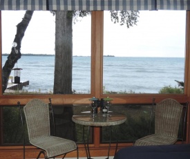 Square Rigger Harbor Motel