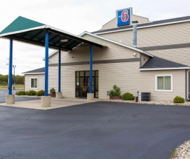 Motel 6-Baraboo, WI - Lake Delton