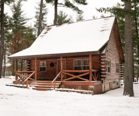 Woodland Doe Lodge - Lakefront Log Cabin