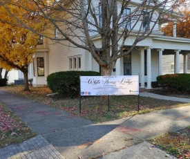 White House Lodge-1880's Home-2Bd- Upper Parkview