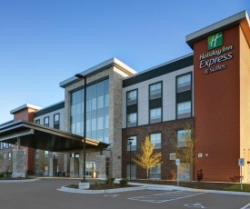 Holiday Inn Express & Suites - Milwaukee - Brookfield, an IHG Hotel