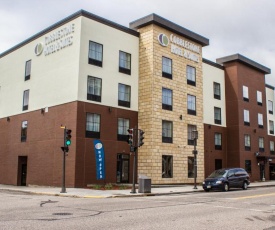 Cobblestone Hotel & Suites - Chippewa Falls