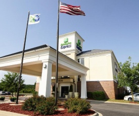 Holiday Inn Express - Delafield, an IHG Hotel