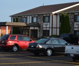 Sky Lodge Inn & Suites - Delavan