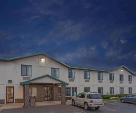 Super 8 by Wyndham Delavan Near Lake Geneva