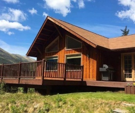 Alaska Mountain Lodge & Wedding Venue! Day Trips Offered & Near Anchorage