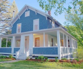 The Craftsman Farmhouse with Modern Flair